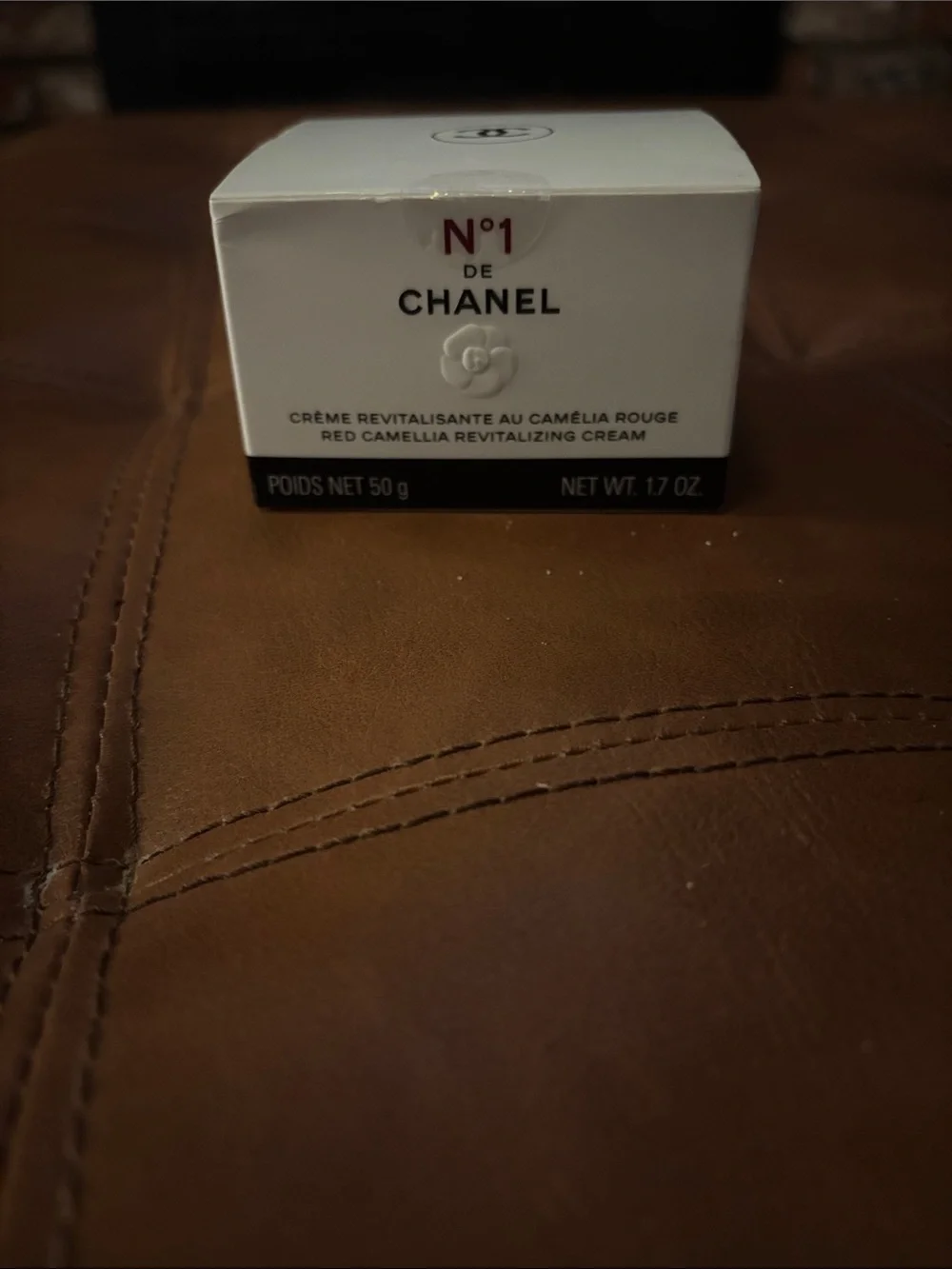 CHANEL N°1 Cream in Red with Black Lid